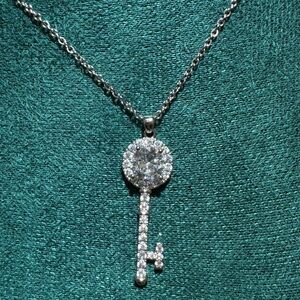 Elegant Silver Key Pendant Necklace